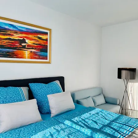 Unweit Warnemuende Sobierajczyk In Markgrafenheide *